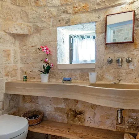 Villa Tenuta Diciassetteconi Trulli With Pool - Happy